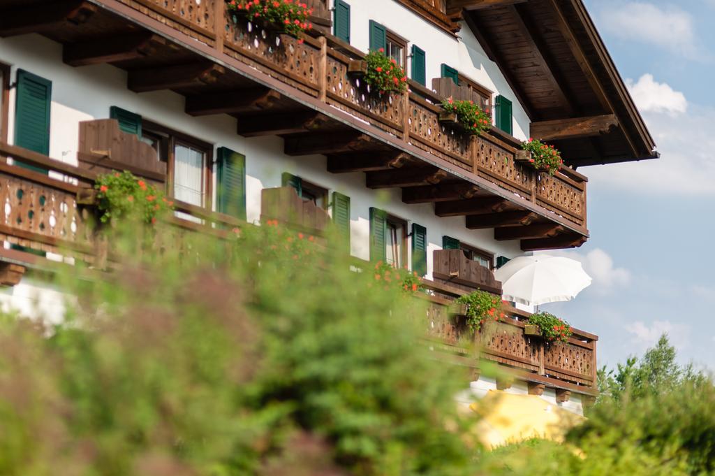 Parkhotel Living Bad Bayersoien Bagian luar foto
